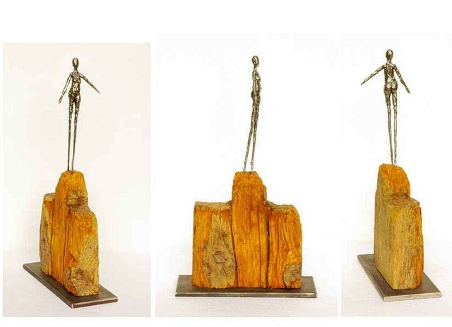 Skulptur aus Holz und Metall, Mindestgebot 150 Euro  | Foto: BZ