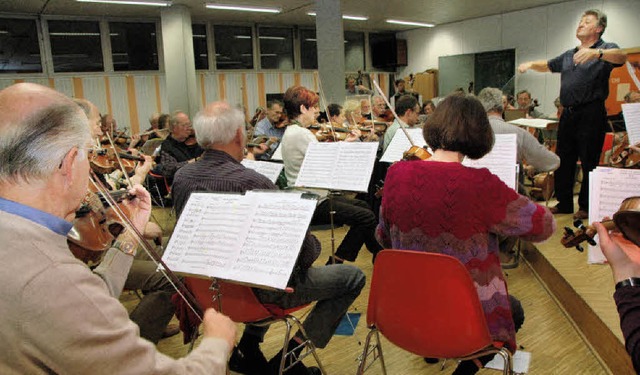 Hoch konzentriert proben die Musiker d...nd eine Jazzsuite von Schostakovitsch   | Foto: ounas-krusel
