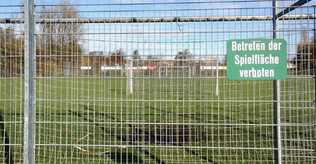 Der Fuballplatz in Vgisheim muss san... den sie durchgngig benutzen knnen.   | Foto: Babeck-Reinsch