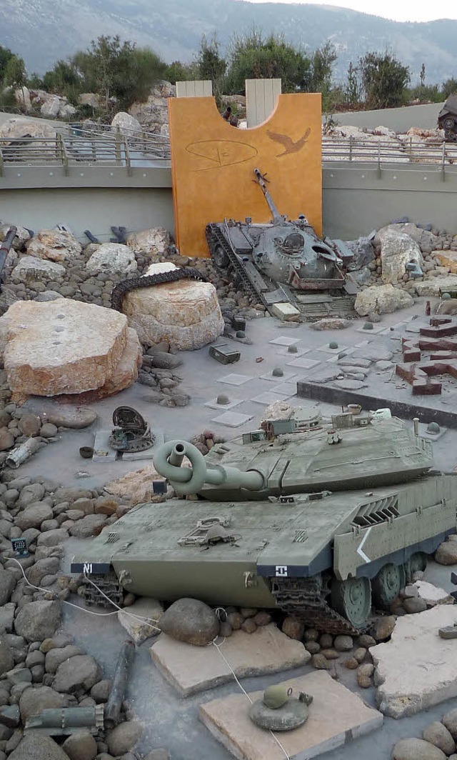 Israelische Panzer &#8211; per Denkmal nochmals besiegt   | Foto: Bensiek
