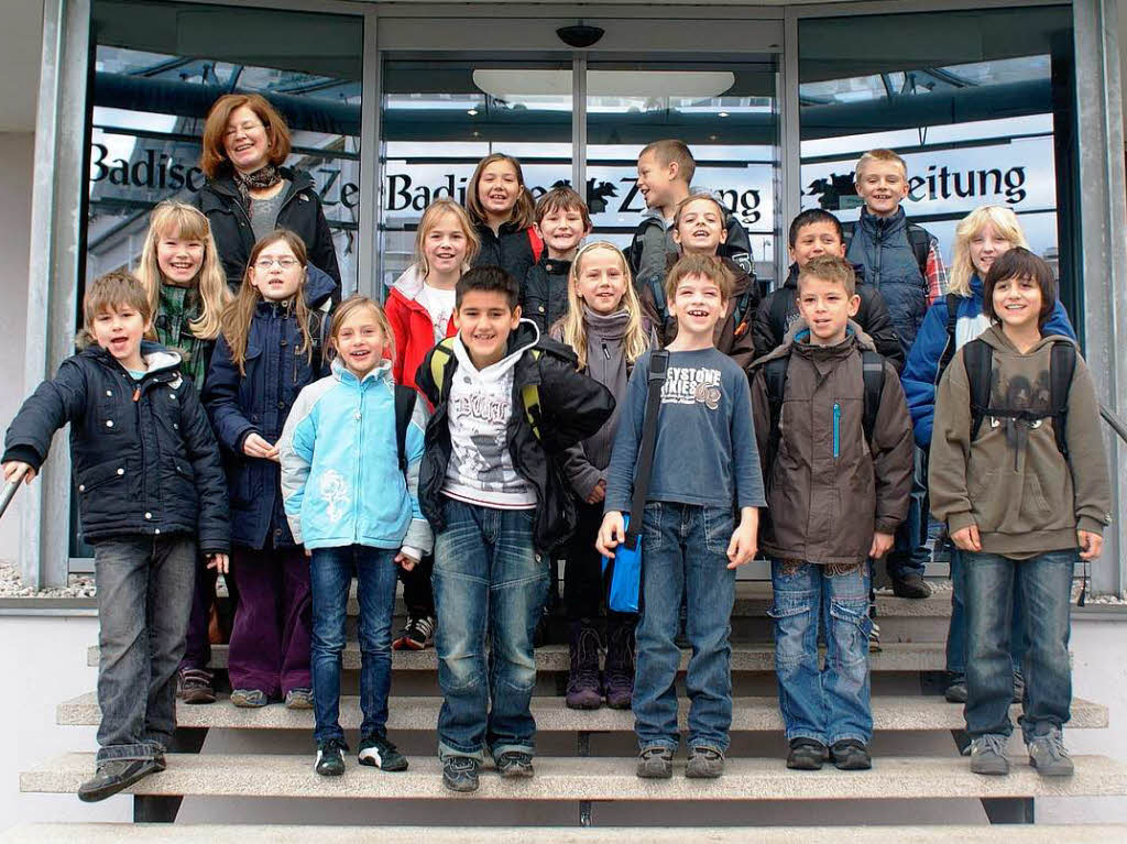 Die Klasse 4a der Markgrafenschule aus Freiburg mit ihrer Lehrerin Frau Kost.