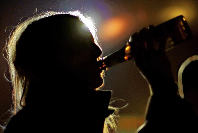 Der Alkoholkonsum von Jugendlichen wir...Das Flaschenkind&#8220; thematisiert.   | Foto: Photocase