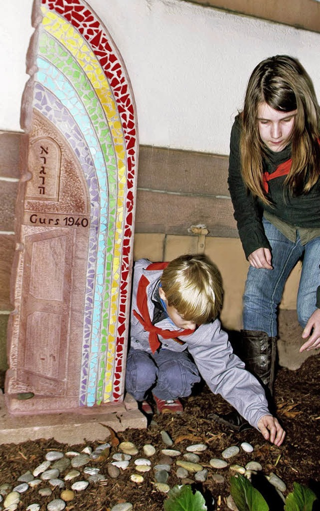 Der Gedenkstein steht   | Foto: Heidi Fssel