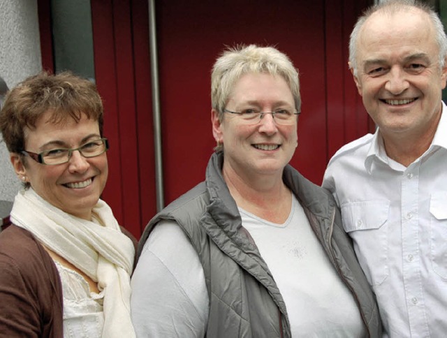 Zahnrzte Carin und  Hans Bender mit Angelika Selz (Mitte)   | Foto: Umi