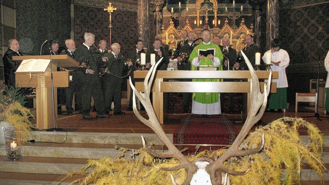 Die Jagdhornblser des Kreisvereins Ho... der katholischen Kirche in Bonndorf.   | Foto: Annette Friedrich