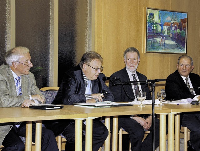 Sie lenken nun  die Geschicke des Alte...fr den Vorsitz des Altenheimvereins.   | Foto: Lbeck