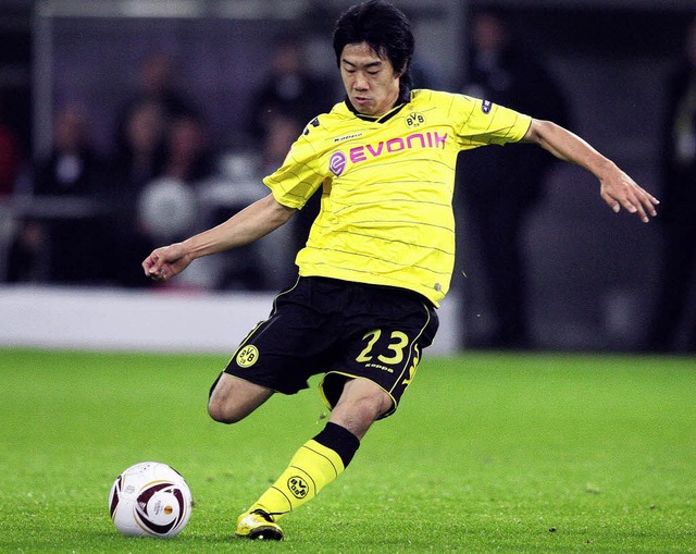 Begehrt: Dortmunds Shinji Kagawa (oben) und Kisho Yano  | Foto: afp/keller