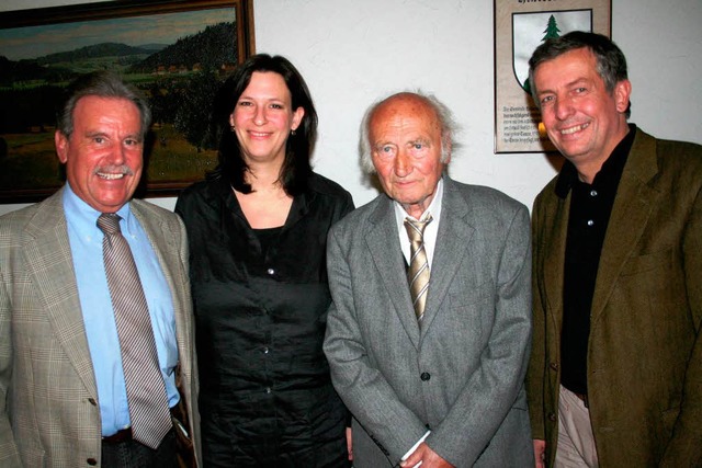 Klaus-Michael Tatsch (rechts) folgt Ha...Ariane Mathus und Wolfgang Marschner.  | Foto: Dieter Maurer