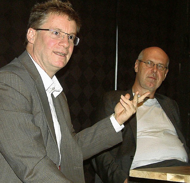 Roger Aeschbacher (links) und Wolfgang Bortli bei ihrer Lerung in Rheinfelden   | Foto: roswitha Frey