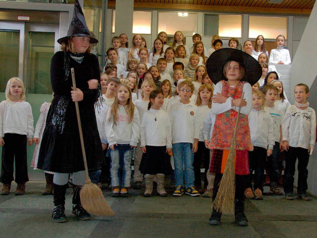 Vielstimmig wurde die neue Schulleiterin vom Schulchor der Hexentalschule begrt.