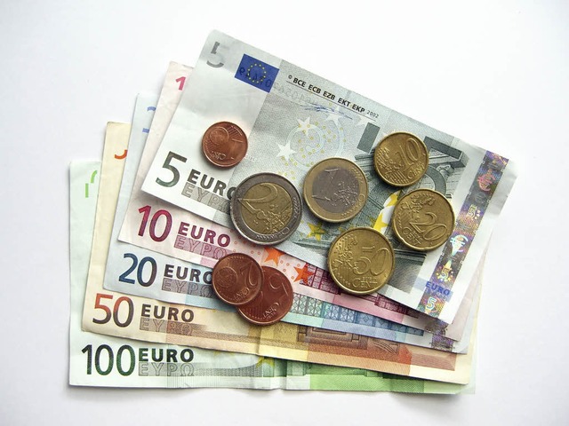 Jeweils ber 150.000 Euro sollen zwei ...mts in Bad Sckingen veruntreut haben.  | Foto:  fux - Fotolia.com