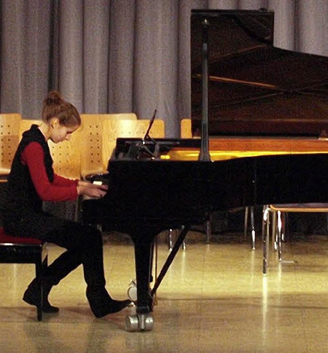 Solistin Marjorie Schann am Flgel beim Schlerkonzert der Musikschule  | Foto: Katharina Schiller