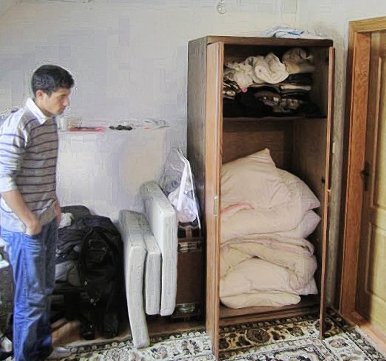 Erson Tatari in  Ein-Zimmer-Wohnung in Pristina, Kosovo.  | Foto: Hasani