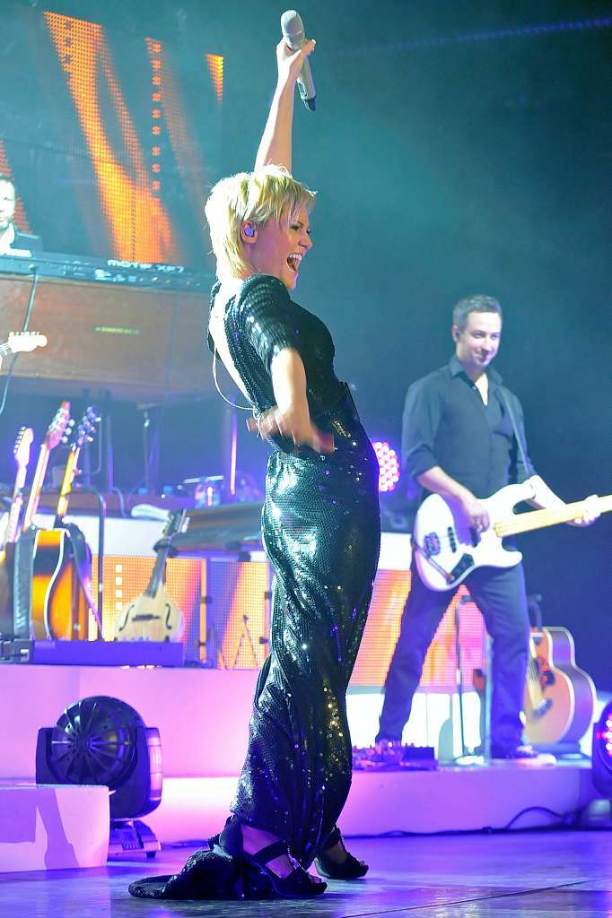 Ein glänzender Auftritt von Helene Fischer in Freiburg. Ein glänzender Auftritt von Helene Fischer in Freiburg.