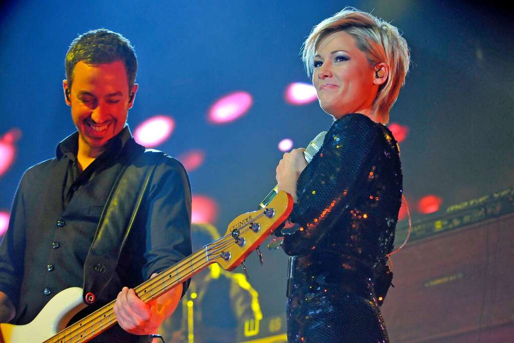 Ein glänzender Auftritt von Helene Fischer in Freiburg. Ein glänzender Auftritt von Helene Fischer in Freiburg.