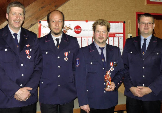 Peter Dilger, Alexander Feser und Mart... in der  Feuerwehr Schluchsee geehrt.   | Foto: Ute Aschendorf