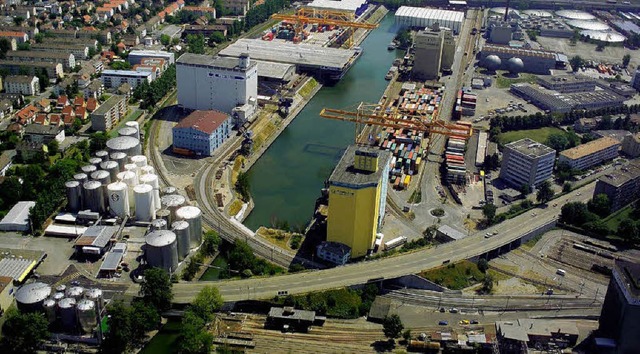 Die Hiltalingerbrcken ber das Kleinh...hwerverkehr in den Hafen erschlossen.   | Foto: Kanton Basel-Stadt