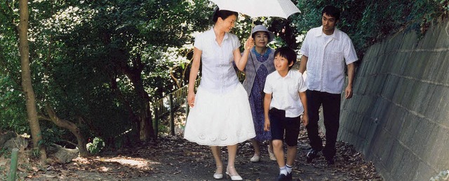 Schwieriges Familiengefge: Ryota mit ...ohei,  Kiki Kirin,   Natsukawa Yui)     | Foto: kool