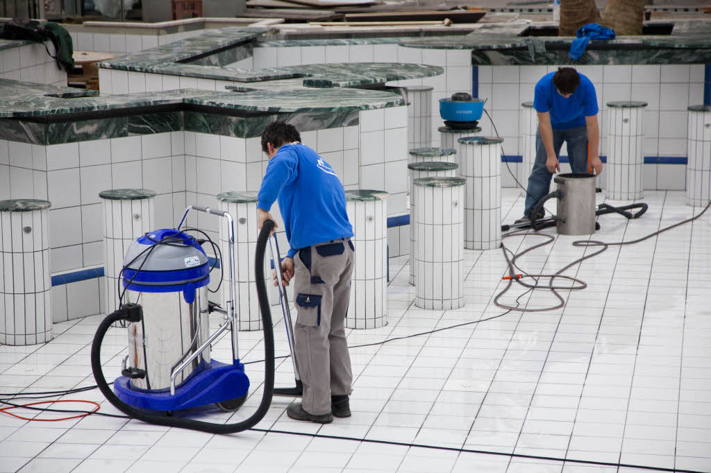 Im Badeparadieses Schwarzwald legen die Handwerker letzte Hand an.