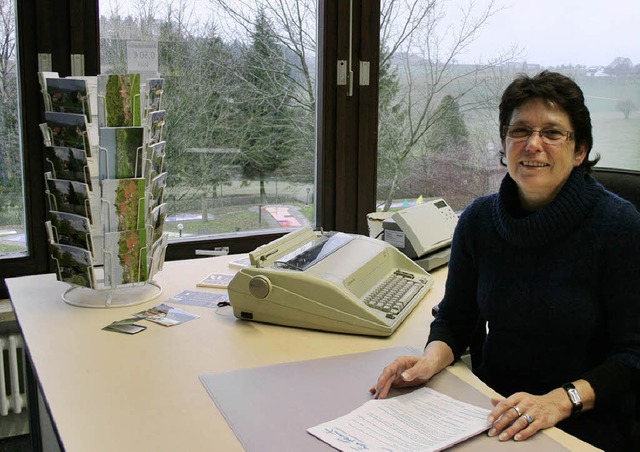 Monika Gppert arbeitet seit mehr als ...uf Minigolfplatz,  Wiesen und Wlder.   | Foto: Friederike Marx