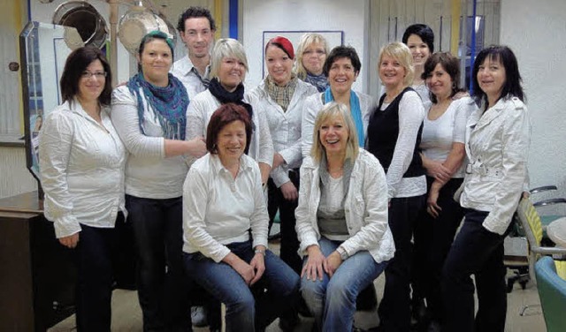 Das Team der  Friseursalons in Atzenba...abriele Drndle und Hannelore Vollmer.  | Foto: Hartenstein