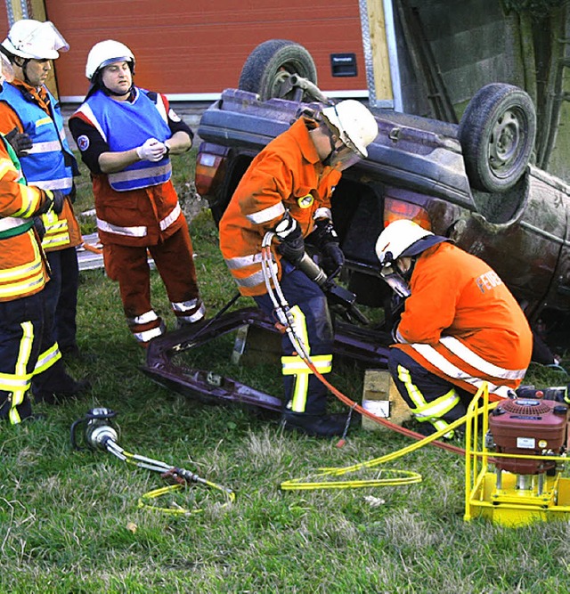 Gemeinsam geprobt haben DRK und Feuerwehr in Gersbach.   | Foto: Sutter