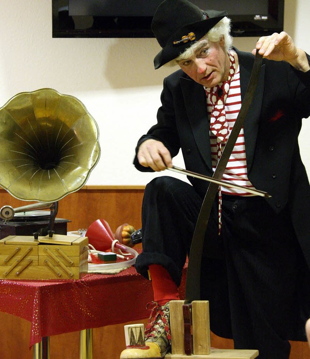 Clown Lauscho spielt Beethoven - auf der Sge!   | Foto: Hans Jrgen Kugler
