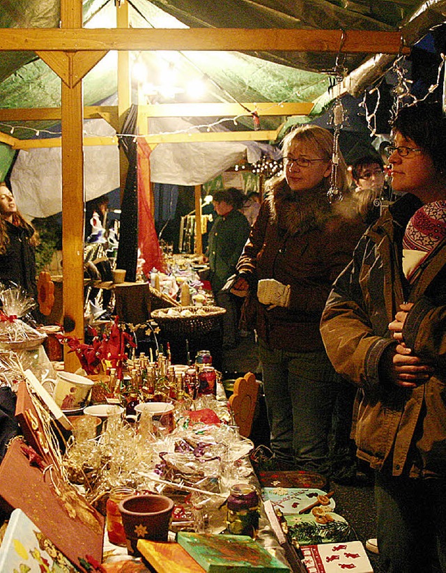 Ja ist denn schon Weihnachten? Noch ni...r Weihnachtszauber in Altdorf beginnt.  | Foto: Decoux-Kone