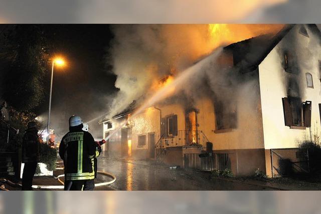 Ein Verletzter bei Vollbrand