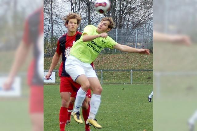 Simon Biesinger schiet den FC Steinen zum Sieg