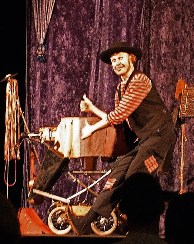 Martin Bachmann vom Puppentheater September zeigte sich vielseitig talentiert.   | Foto: Hannah Klusmann