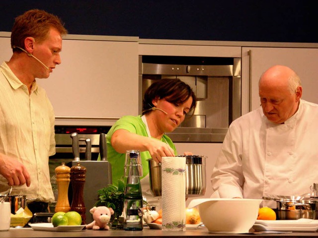 Am Montag startete im Kochstudio in de...trae 27 das Breisacher Kochvergngen.  | Foto: Christine Aniol