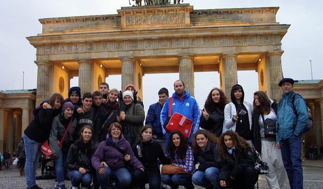Vor dem Brandenburger Tor stellten sic...to an eine eindrucksreiche Woche auf.   | Foto: bz