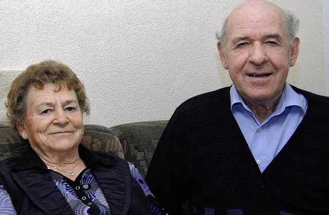 Seit 50 Jahren sind  Elfriede und Walter Schneider aus Niederrimsingen ein Paar.  | Foto: hans-jochen voigt