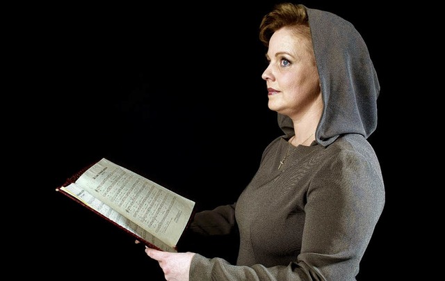 Regina Bernstein spricht und singt in  ihrem Hrbuch die Hildegard von Bingen.   | Foto: BZ