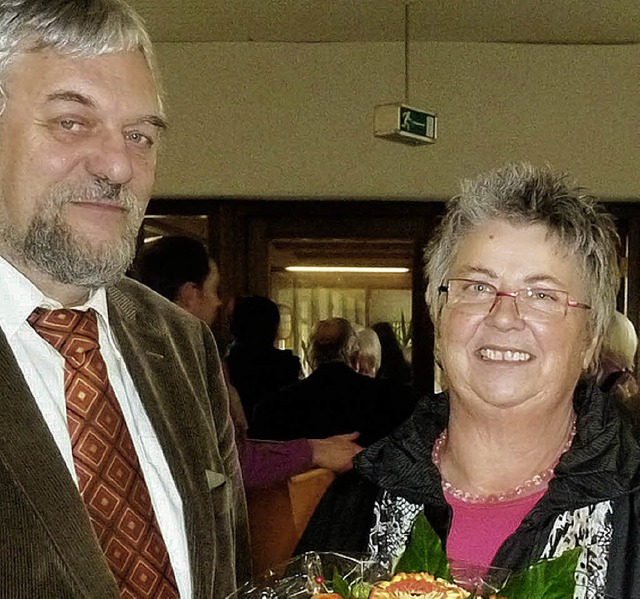 Claudia Kaiser wurde von Rektor Claus Flaith  gewrdigt.   | Foto: D. fink