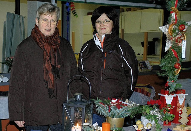 Adventsbasar im Pflegeheim auf dem Buck.   | Foto: Britta Wieschenkmper