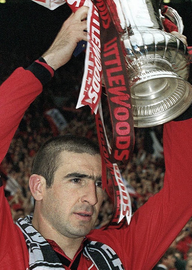 Eric Cantona als Kapitn von Manchester United 1996.  | Foto: afp