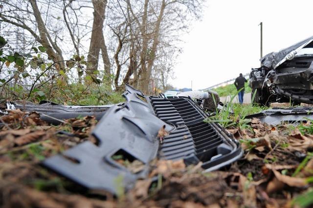 Tdlicher Verkehrsunfall – Fahrer erst im Morgengrauen gefunden