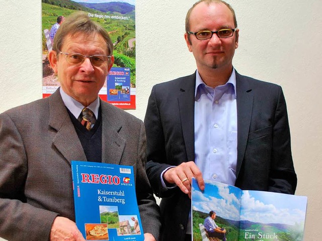 Heinz Trogus (links) und Markus Hemmer...2;Kaiserstuhl und Tuniberg&quot; vor .  | Foto: Benjamin Bohn