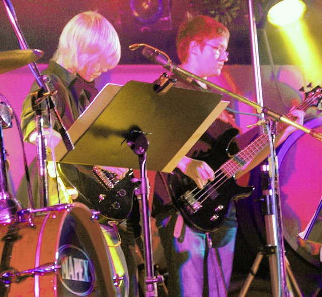 Die Jugendmusikschulband &#8222;Fried ...ammelte Spenden fr einen guten Zweck.  | Foto: christine aniol