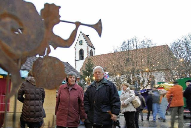 Adventsstimmung vor ehrwrdigem Gemuer