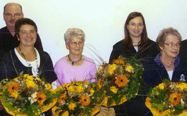 Treue Mitglieder: (von links) Gerd Ml...n Sabrina Blthmann und Gisela Maier.   | Foto: verein