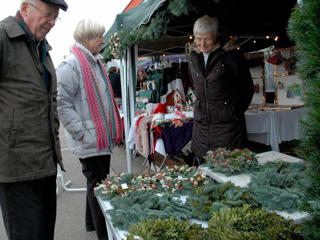 Vielfltig ist das Angebot beim Niederhofer Weihnachtsmarkt.  | Foto: Brigitte Chymo