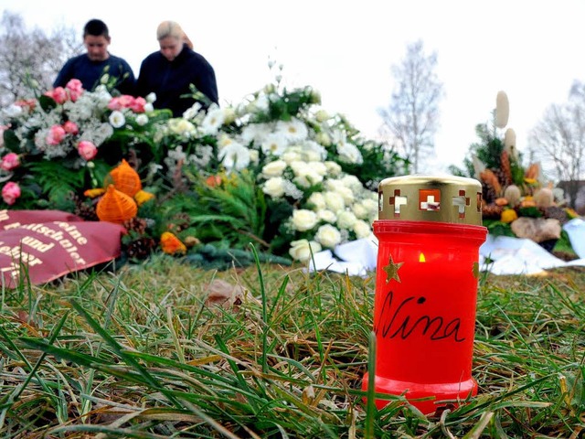 Trauer um ermordete Teenager in Bodenfelde.  | Foto: dpa