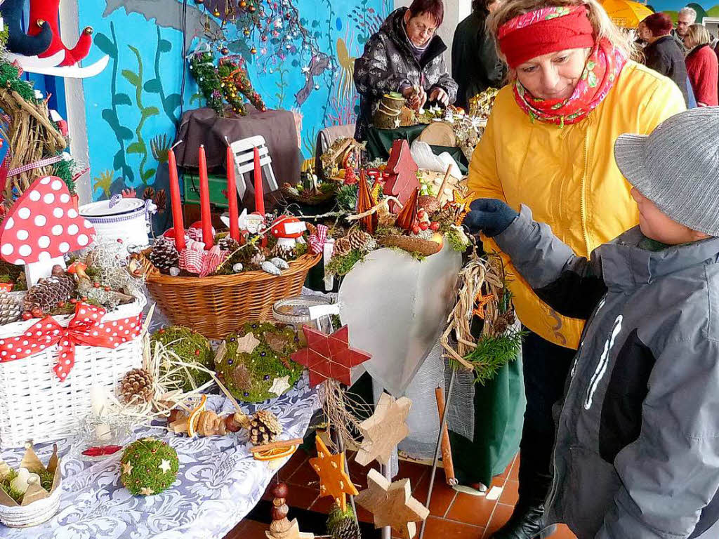 Stimmungsvoll und vielfältig präsentierte sich der 15. Hertener Weihnachtsmarkt Stimmungsvoll und vielfältig präsentierte sich der 15. Hertener Weihnachtsmarkt