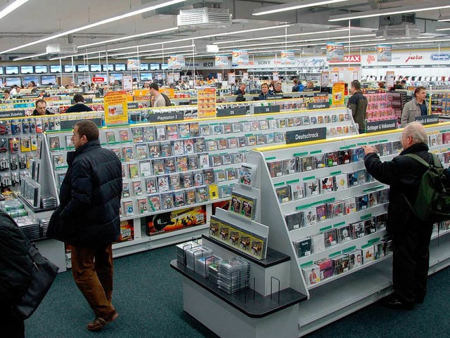 Auf dem Gelnde der frheren Schuhfabr... Elektrohndler &#8222;Medimax&#8220;.  | Foto: Sylvia Timm