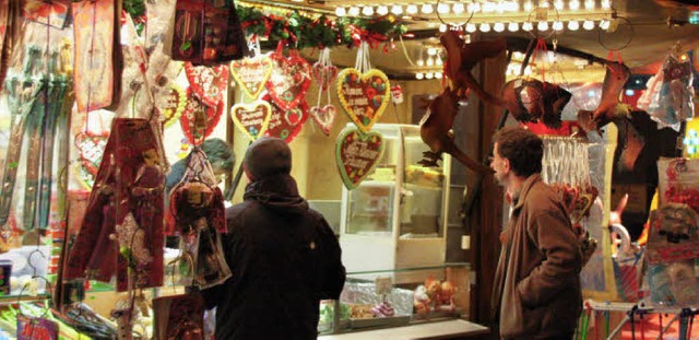 Am Freitag ffnete der Weihnachtsmarkt auf dem Breisacher Neutorplatz.  | Foto: Christine Aniol