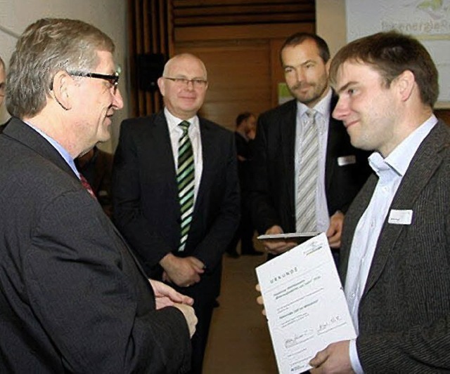 Preisverleihung: Regierungsprsident J...Wrtenberger und Daniel wei (rechts).  | Foto: privat