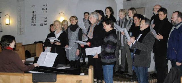 Adventslieder studierte Chorleiterin A... dann beim Adventsempfang aufgefhrt.   | Foto: Vera Winter